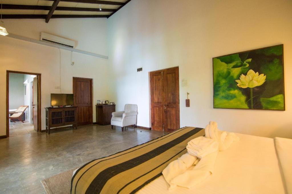Roman Lake Ayurveda Boutique Resort Ahungalla Extérieur photo