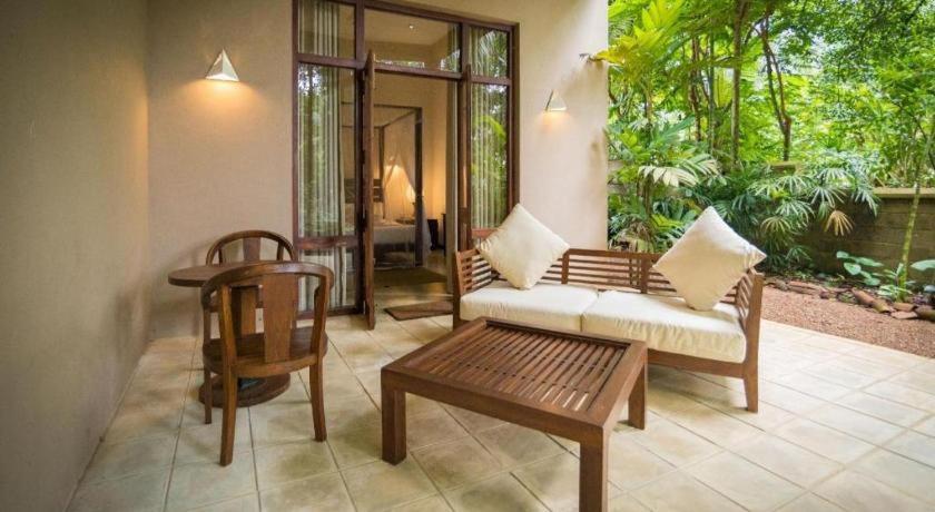 Roman Lake Ayurveda Boutique Resort Ahungalla Extérieur photo