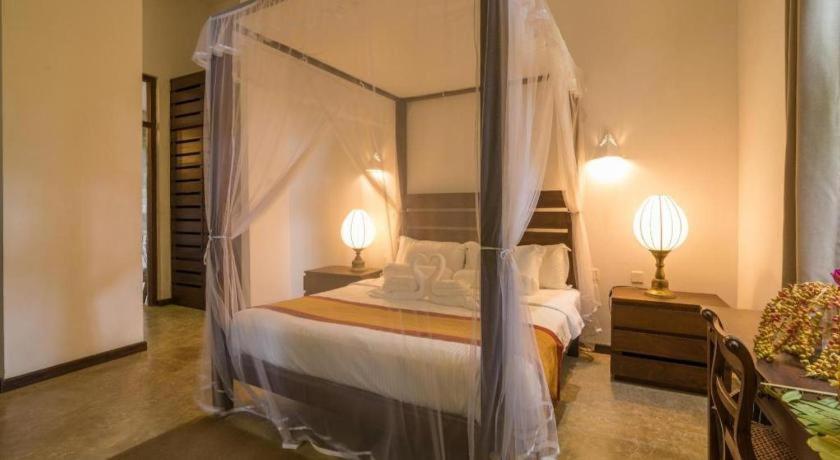 Roman Lake Ayurveda Boutique Resort Ahungalla Extérieur photo
